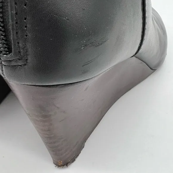 Tory Burch Black Leather Wedge Tall Boots style#31128302 SZ 9