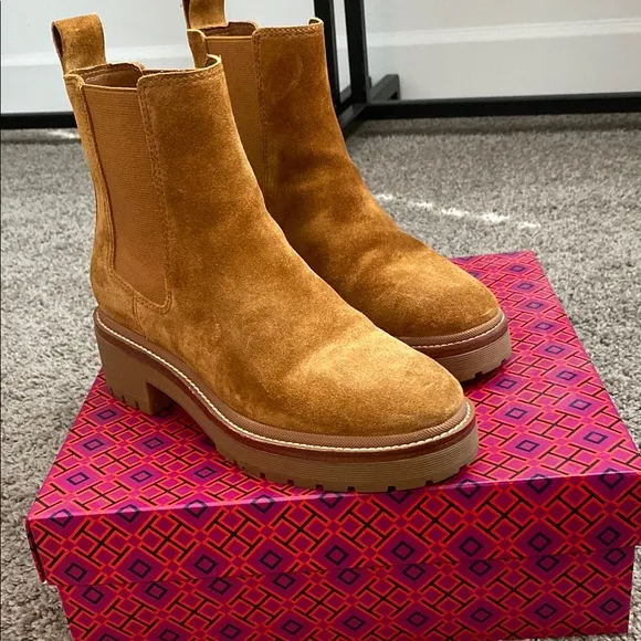 TORY BURCH Tan Suede Chelsea Boots