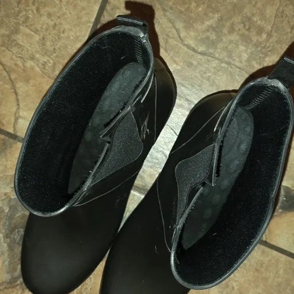Tretorn women's black wedge rain boots size 10