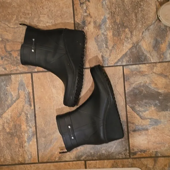Tretorn women's black wedge rain boots size 10