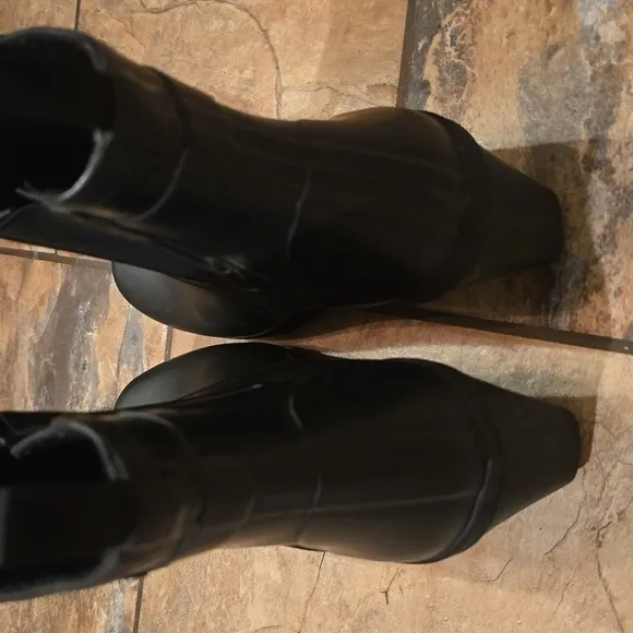 Tretorn women's black wedge rain boots size 10