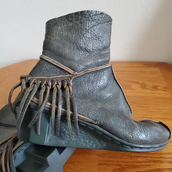 Trippen Hunter Green Leather Fringe Ankle Boots Women's Shoe Size 7