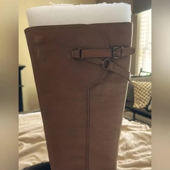 TROTTERS LUCKY TOO CARAMEL RIDING BOOTS NIB SIZE 9