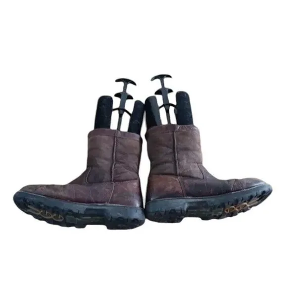 UGG 5143 Snow Boot Men's 9 Brown Leather Sheepskin Lined Round Toe Winter Boots