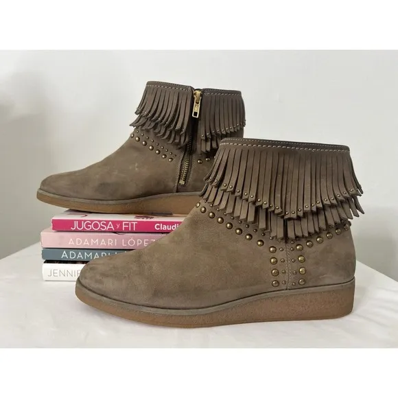UGG Adriana Wedge Fringe STUDS Leather Ankle Boot SAHARA TAN Boho Bohemian US 9