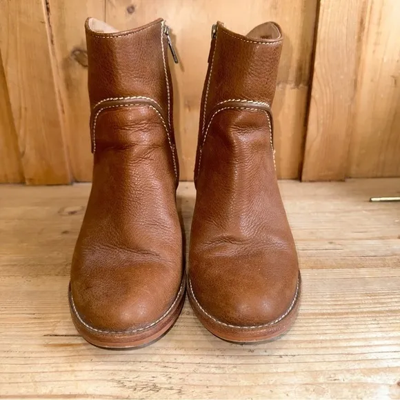 UGG Annie Chestnut Brown Tan Leather Heeled Ankle Booties Boots Western Size 7
