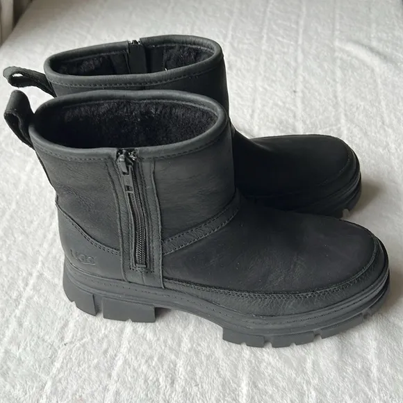 UGG Ashton Zip Women’s Boots