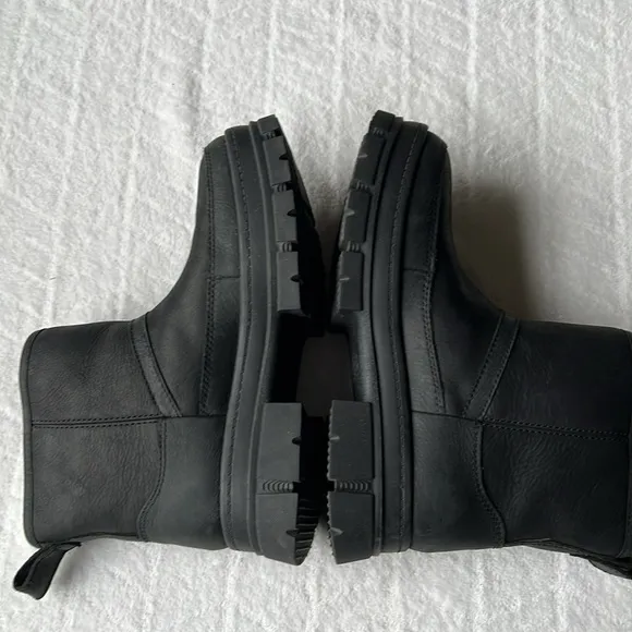 UGG Ashton Zip Women’s Boots