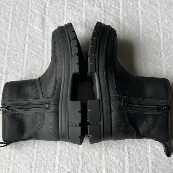 UGG Ashton Zip Women’s Boots