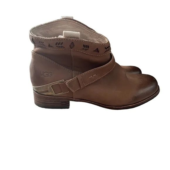 UGG Austin Women's 3179 Brown Leather Cowboy Ankle Boots Size 5