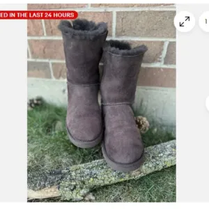 UGG Australia Bailey Bow II Boots Women's Size 9 Brown Slip On Comfort Fast Ship