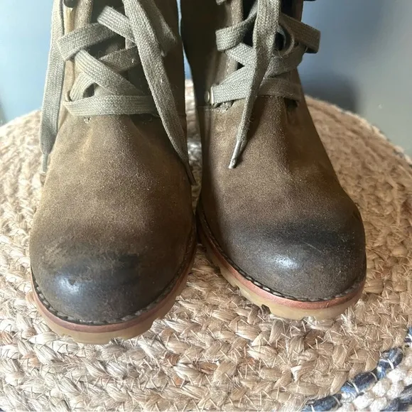 UGG Australia Calynda Olive Suede Ankle Boots