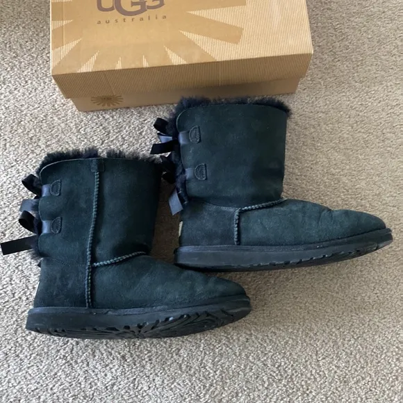 “Ugg Australia” K Bailey Bow, black boot; size6