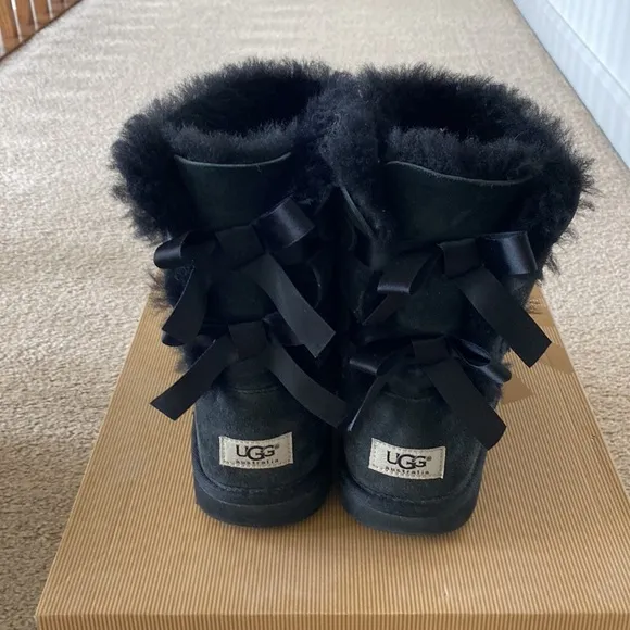 “Ugg Australia” K Bailey Bow, black boot; size6