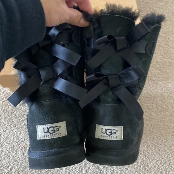 “Ugg Australia” K Bailey Bow, black boot; size6