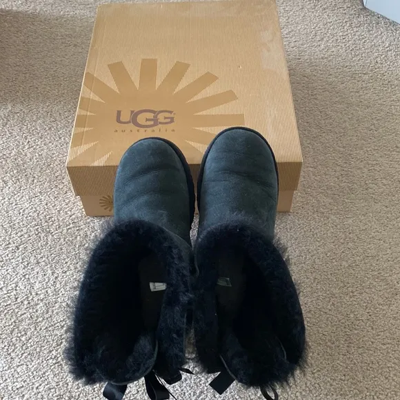 “Ugg Australia” K Bailey Bow, black boot; size6