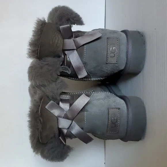Ugg Australia Mini  Bailey Bow II Boots Winter Snow Gray Women's Woman's SIZE 7