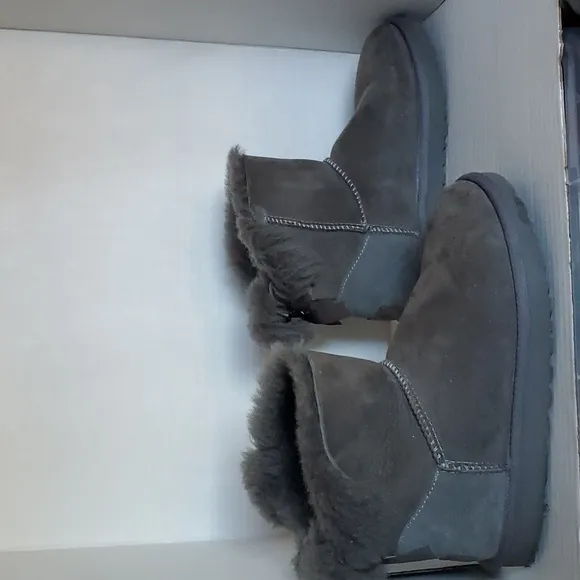 Ugg Australia Mini  Bailey Bow II Boots Winter Snow Gray Women's Woman's SIZE 7