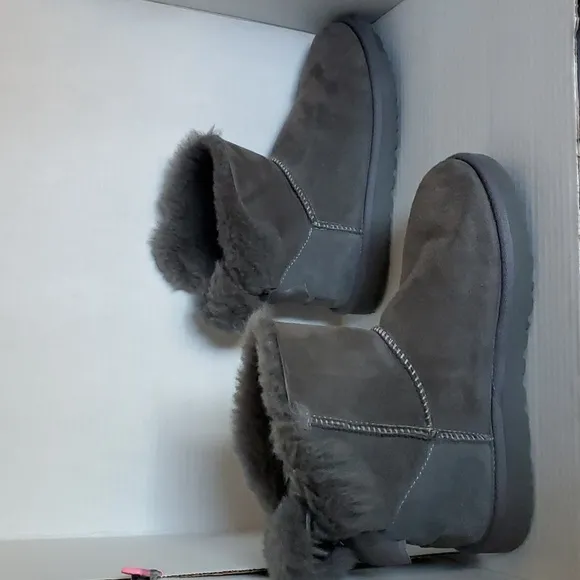 Ugg Australia Mini  Bailey Bow II Boots Winter Snow Gray Women's Woman's SIZE 7