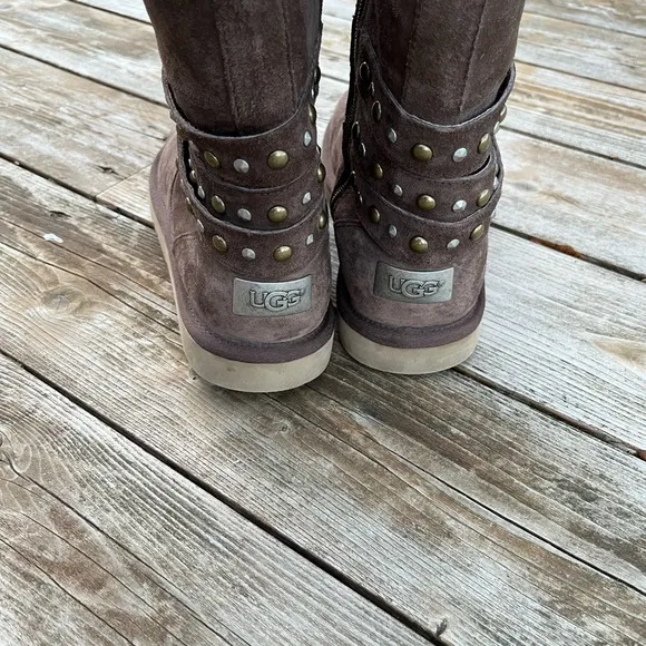 UGG Australia Rare Clovis Boots #3329 Expresso Suede Zip Studs Size 8 EUC