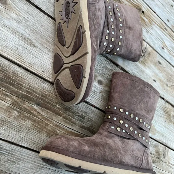 UGG Australia Rare Clovis Boots #3329 Expresso Suede Zip Studs Size 8 EUC