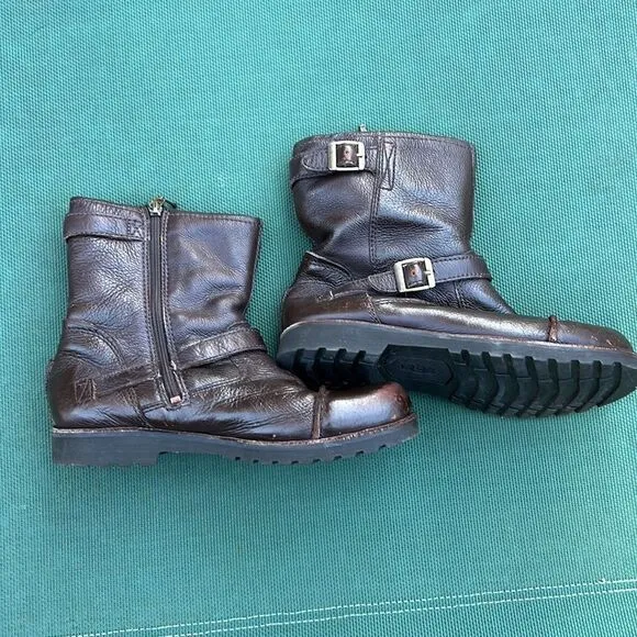 UGG Australia Rockville II Brown Distressed Biker Boots big boys Size 5M