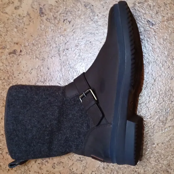 UGG Australia Women's Chocolate Brown Leather &amp; Wool Robbie Boots 7.5