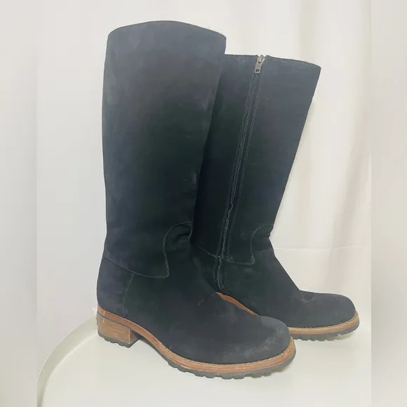 UGG Australia Women’s Sheepskin lined Tall Suede Black Riding Boots