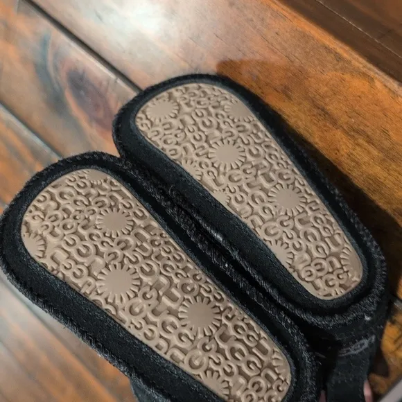 Ugg baby nuemel chukka boots