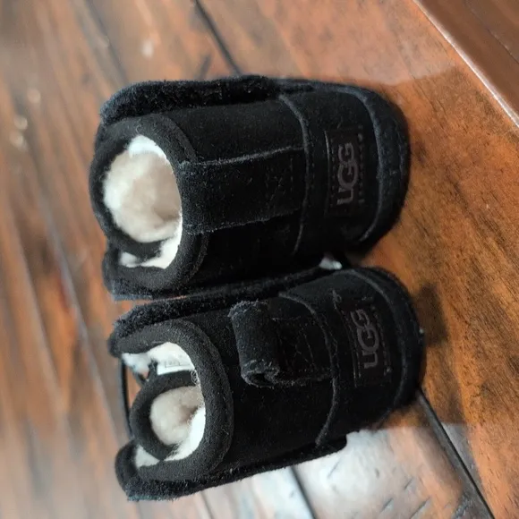 Ugg baby nuemel chukka boots