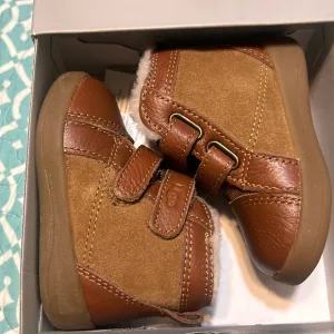 UGG Baby Rennon II boots 02/03