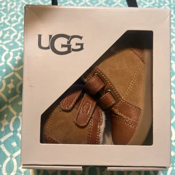 UGG Baby Rennon II boots 02/03