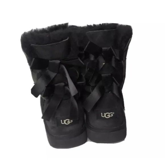 UGG Bailey Bow II Boots Big Kids Girls Size 5 Black Suede Sheepskin Lined 3280Y