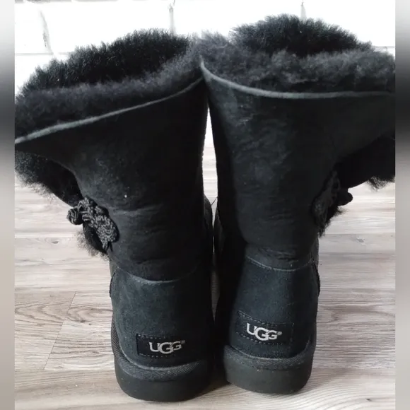 Ugg Bailey Mariko Boots in Black Women's Size 8
