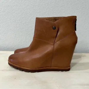 Ugg Brown Leather Amal Wedge Boots