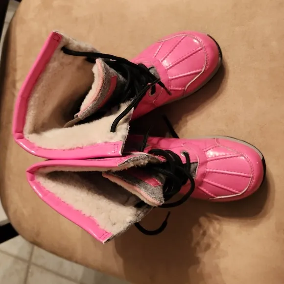 UGG Butte Pink boots youth Size 1 lace up waterproof winter snow boots