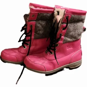 UGG Butte Pink boots youth Size 1 lace up waterproof winter snow boots