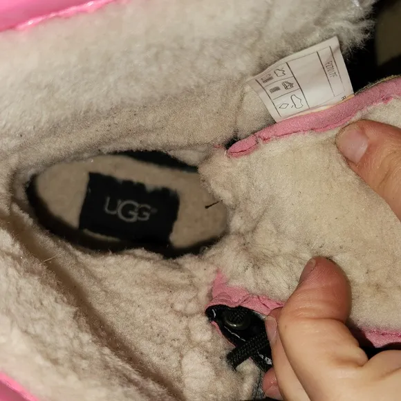UGG Butte Pink boots youth Size 1 lace up waterproof winter snow boots