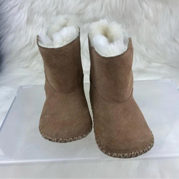 UGG CADEN  SUEDE CHESTNUT BOOTS SIZE 04/05