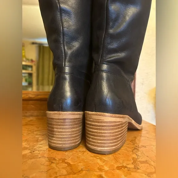 UGG Carlin Tall Black leather Riding boots 8