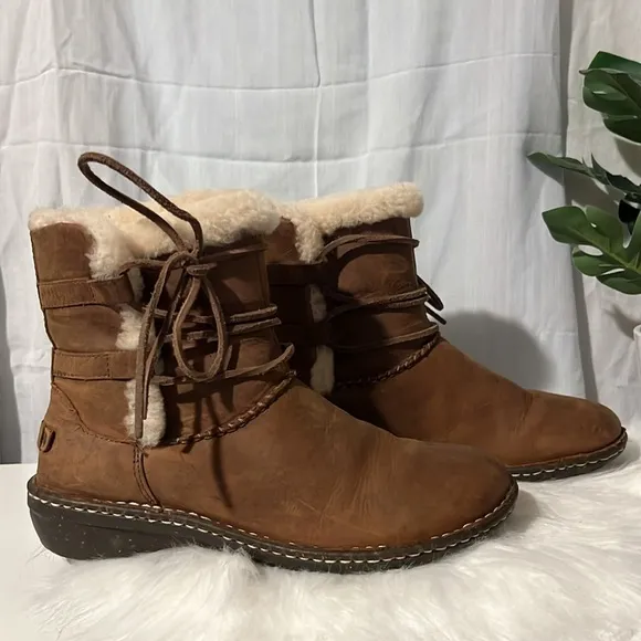 UGG Caspia Leather Lace Up Boots