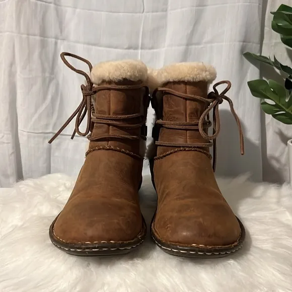 UGG Caspia Leather Lace Up Boots