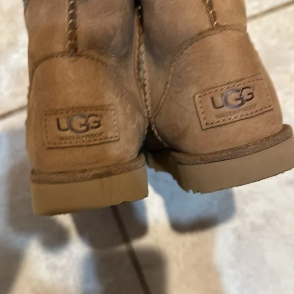 Ugg Chestnut Tan Classic Waterproof Suede Boots 1 Kids Uggs