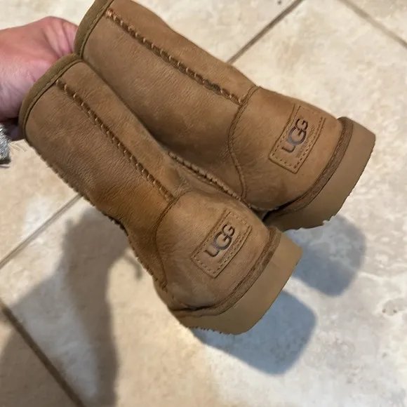 Ugg Chestnut Tan Classic Waterproof Suede Boots 1 Kids Uggs