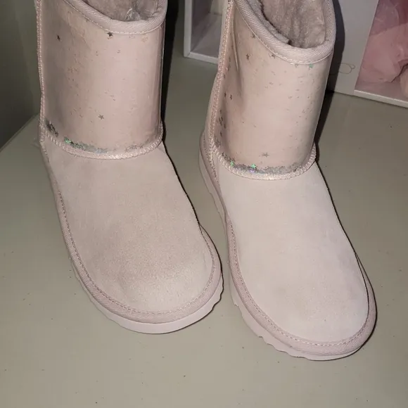 UGG Child T Classic Ii Clear Glitter Fashion Boots.