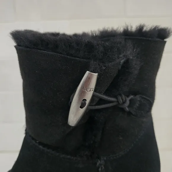 Ugg Classic Femme Hidden Wedge Black Suede Leather Ankle Boot Toggle Zip Size 6