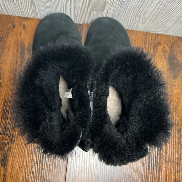 UGG Classic Heritage Bow Snow Black Suede Winter Sheepskin Boots Women's Sz 8