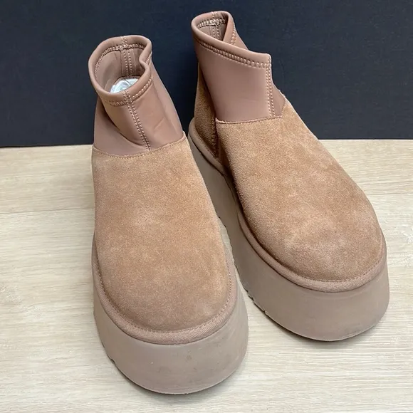 UGG Classic Mini Dipper Platform Women's Fashion Boots Chestnut, Size 8 US