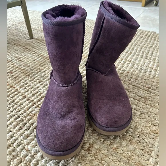 Ugg Classic Short Boots Port Plum Purple NWOT SIZE 8