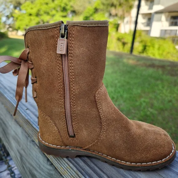 UGG Corene Kids Girls Brown Boots Size 10 Leather Waterproof
